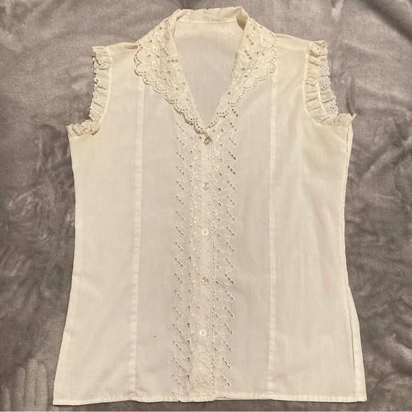 Vintage Grannycore Sleeveless Eyelet Lace Button Down Blouse (Flawed) - Picture 1 of 10